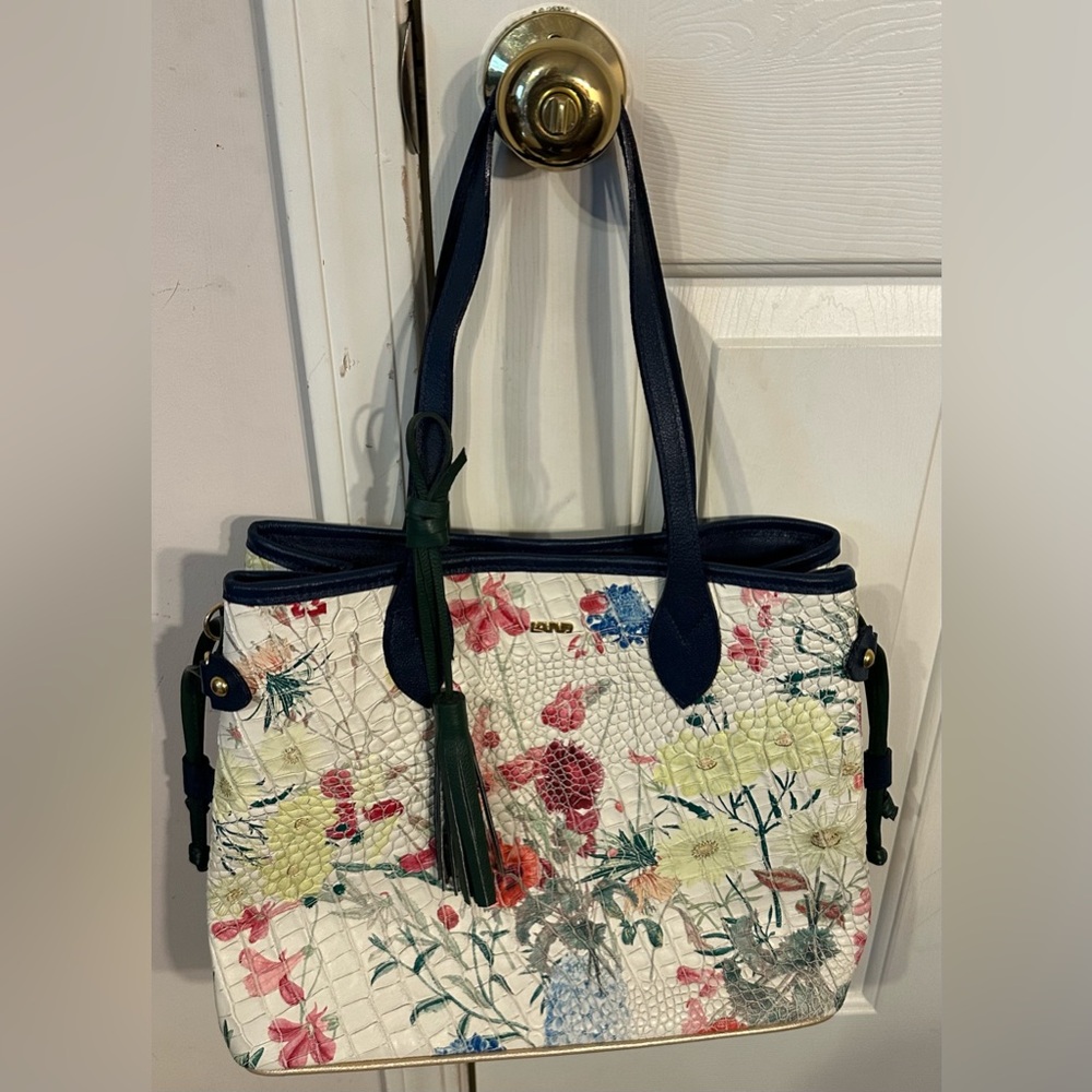NEW Land Leather Tote & wristlet - Gavial Begonia Talco - Picture 2 of 9